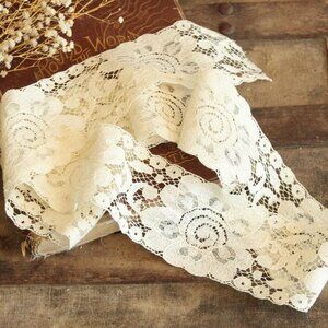 Vintage Lace Trim, Ivory Floral Pattern 3" Wide, 1 yard plus 27 inches long piec